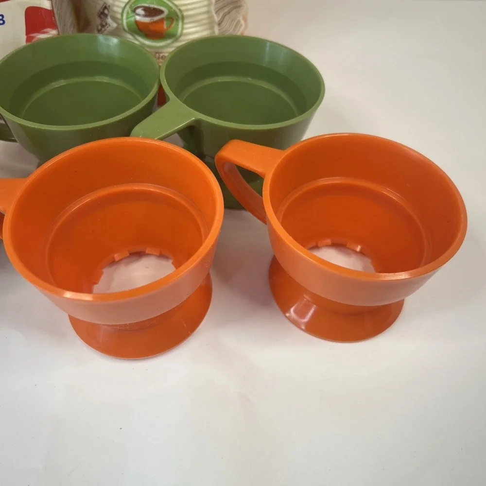 1970's SOLO COZY Cups 6 Plastic Cold/Hot Holders With Inserts Read